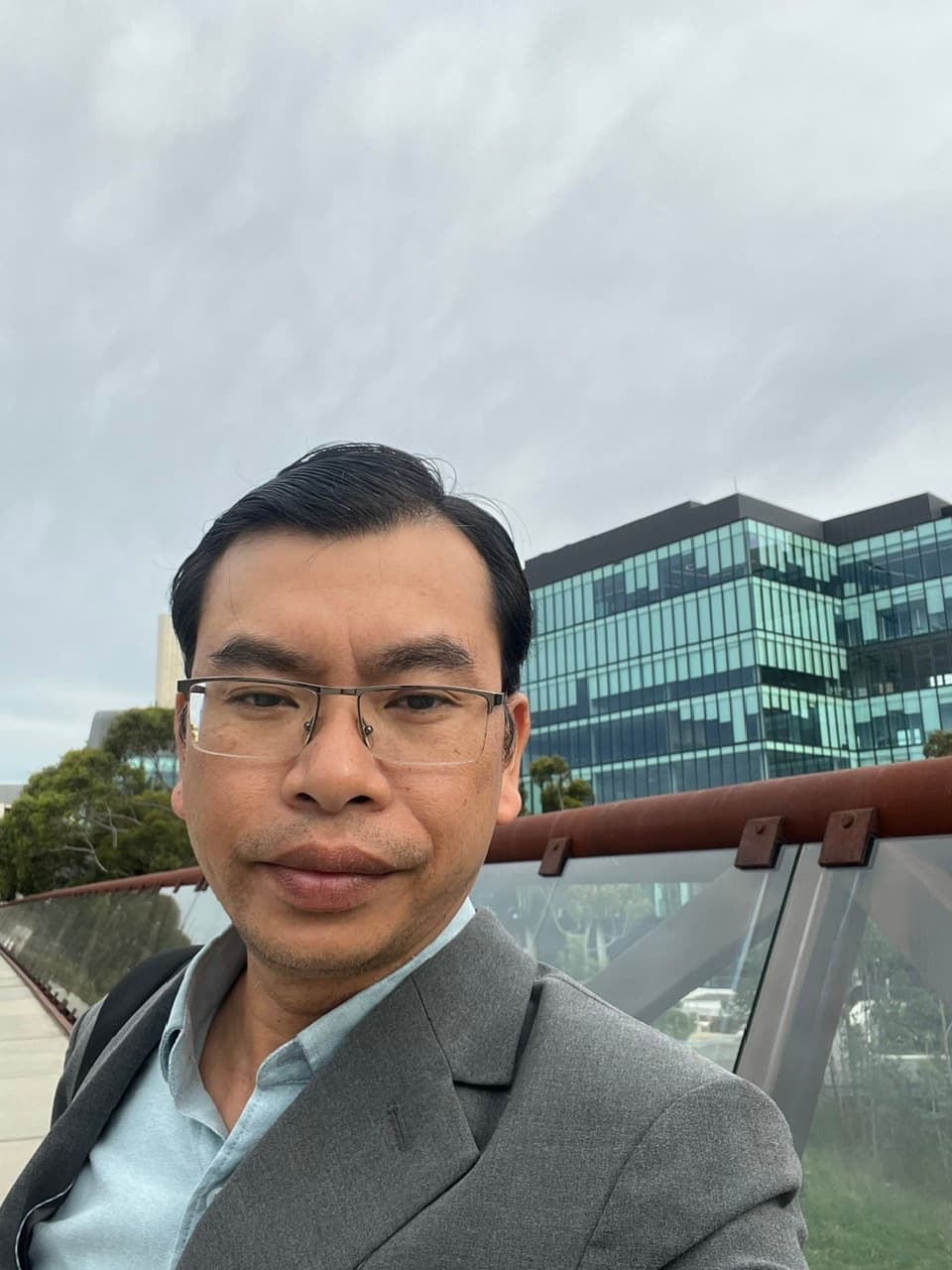 Chân dung Dr. Tam Trinh